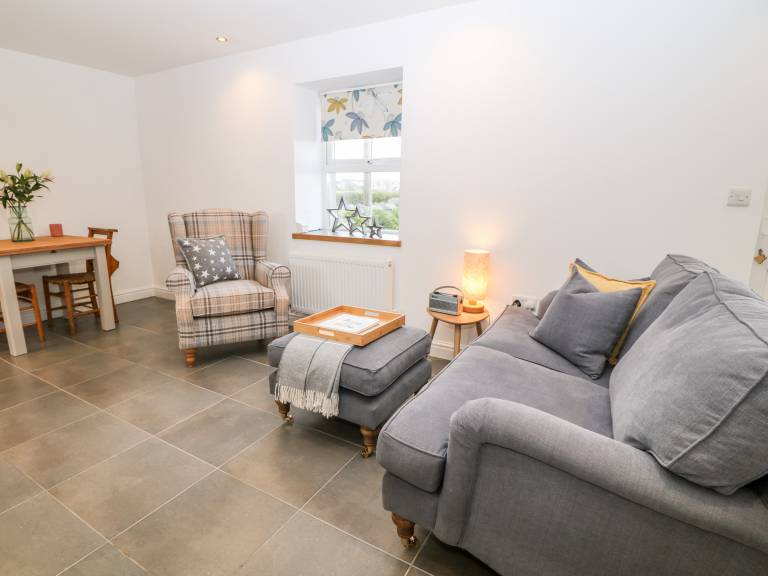 Cottage with garden | Beach view — photo 4