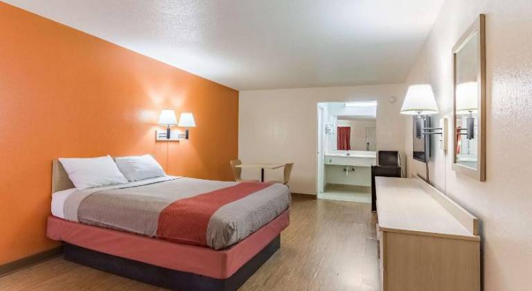 Motel 6 Raleigh, NC Cary — photo 2