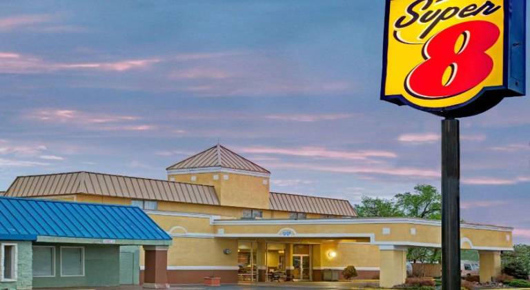 Super 8 By Wyndham Wheat Ridge/Denver West — photo 5