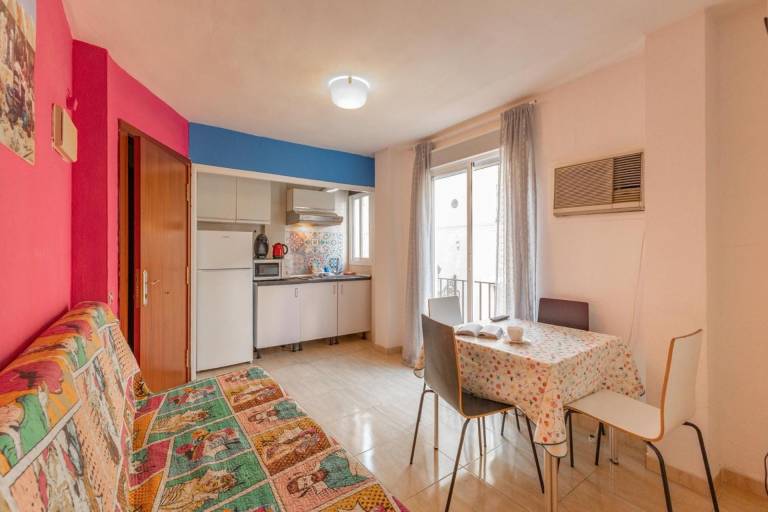 Holiday apartment | Close to Seville Cathedral | City view | Perfect for remote work — photo 2