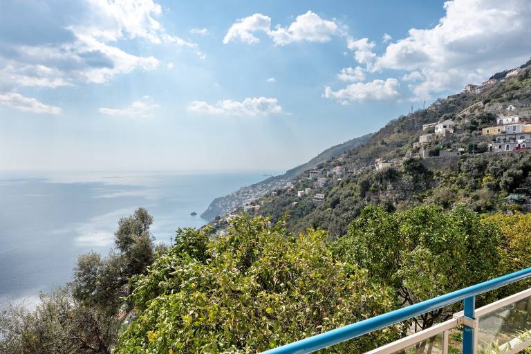 Casa Pino with Sea View, Balcony, and Wi-Fi — photo 4