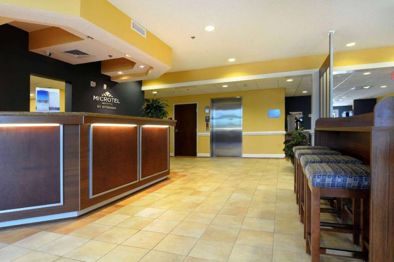 Microtel Inn & Suites by Wyndham Columbus/Near Fort Benning — photo 3