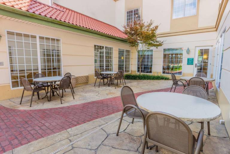 La Quinta Inn & Suites by Wyndham Bentonville — photo 5