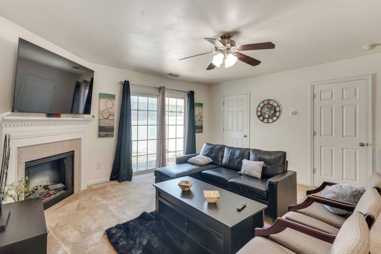 Apartment  Edgewater Townhomes