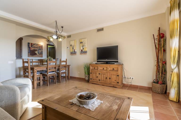 Rental apartment with garden, terrace & pool — photo 2