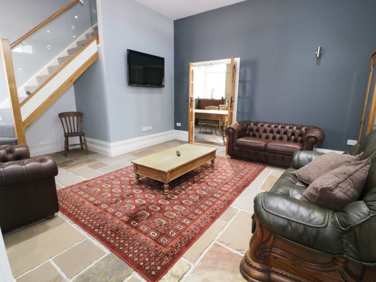Family-friendly cottage with patio | Pets are welcome — photo 5