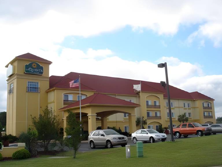 La Quinta Inn & Suites by Wyndham Prattville in Prattville, AL