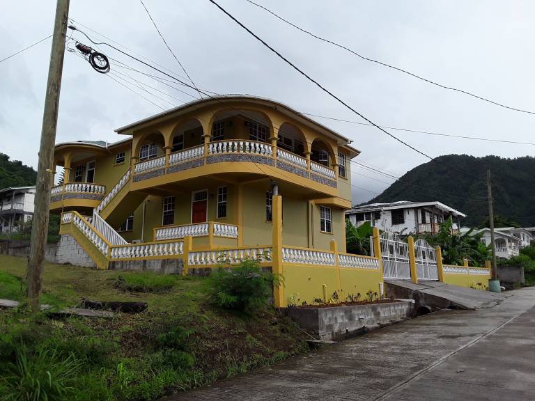 Apartamento  Wall House