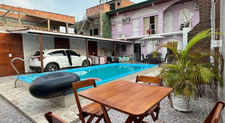 Apartment with barbeque & pool — photo 3