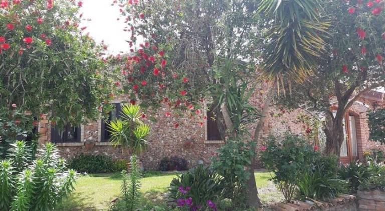 Farm with pool, yard & patio | Pets are welcome in Cosenza