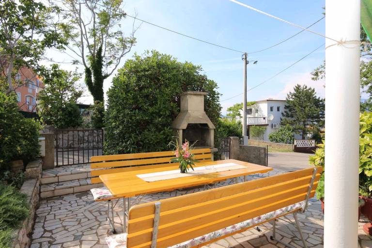 Holiday apartment with air conditioning and terrace — photo 3