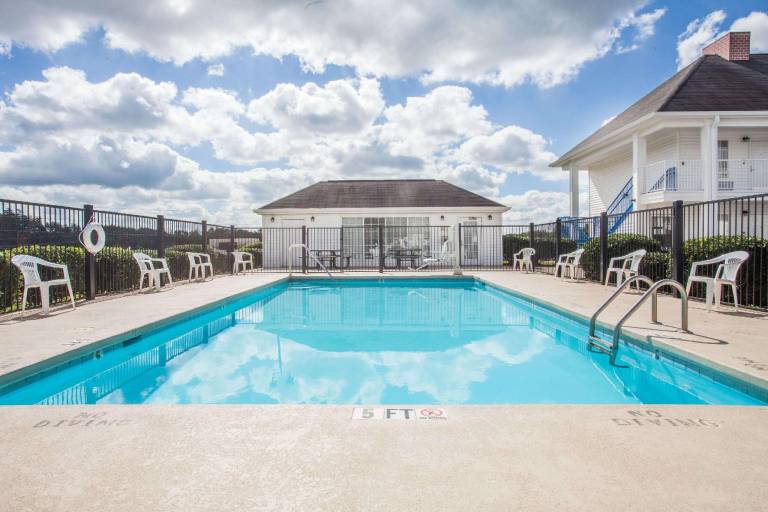 Baymont by Wyndham Hickory — photo 2