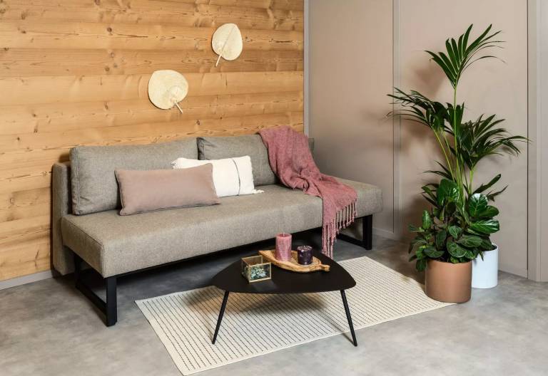 Charming chalet with patio | Pets allowed — photo 5