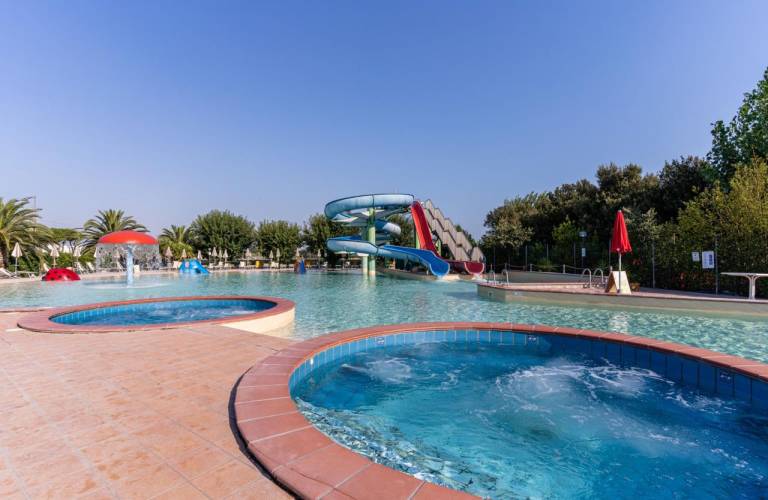 Family-oriented wonderful rental apartment with terrace, pool & jacuzzi | Dogs allowed in Civitanova Marche