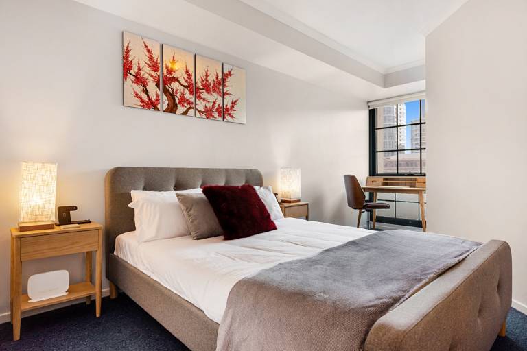 Family Unit with Balcony Free Trams to CBD Sights