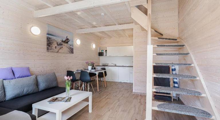 Vacation home with barbecue, yard & patio — photo 2