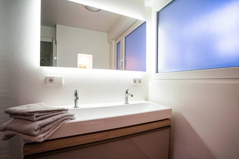 Rental apartment with hot tub — photo 5