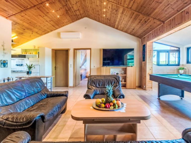 Vacation home with private pool, terrace & jacuzzi | Nature view — photo 3