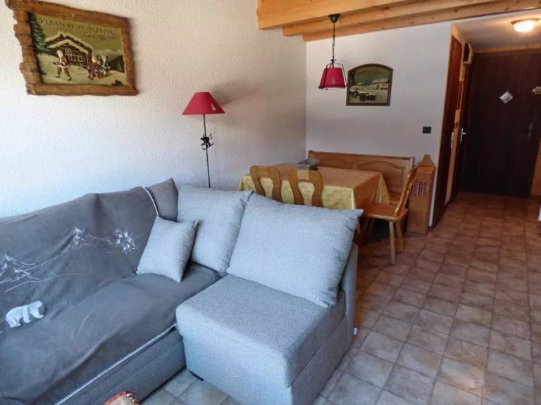 Apartment with garden — photo 2
