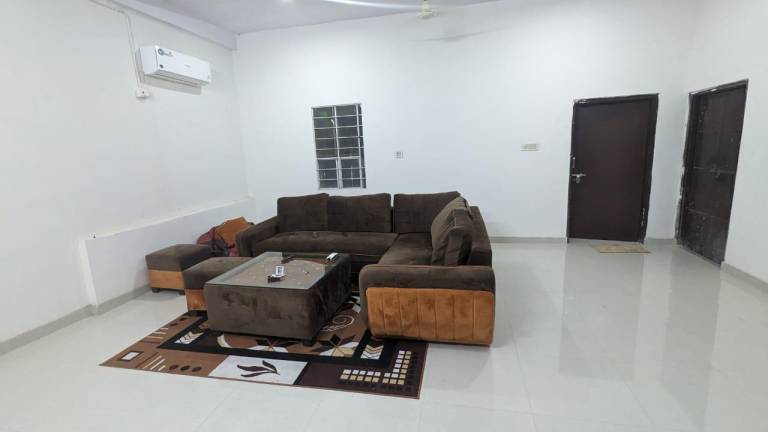 Pleasant bungalow with hot tub & yard | Suitable for remote work | Pets allowed — photo 4