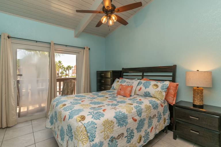 Fully equipped condo with heated pool & barbeque | Next to the beach | Pet-friendly — photo 3