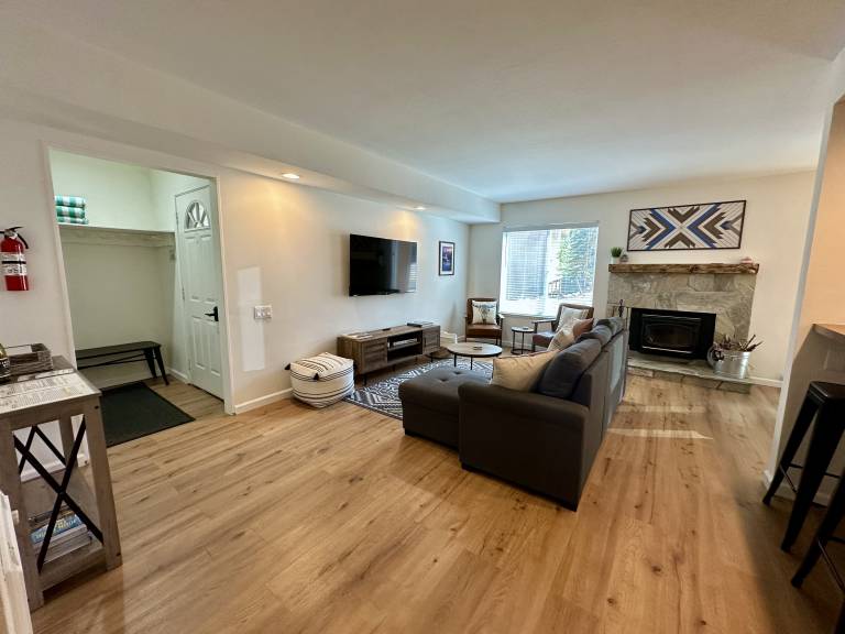 Condo with sauna, pool & hot tub — photo 5