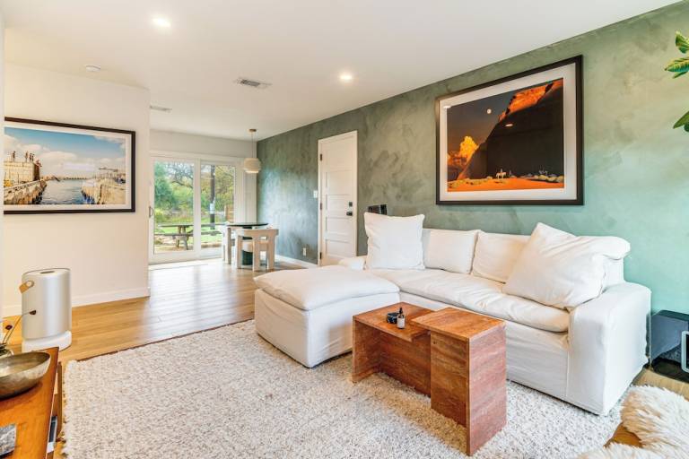 Cabin  Rosewood