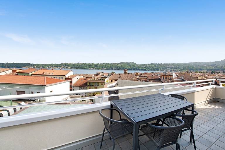 Apartment 'Rocchetta Flat' with Lake View, Wi-Fi and Air Conditioning — photo 3
