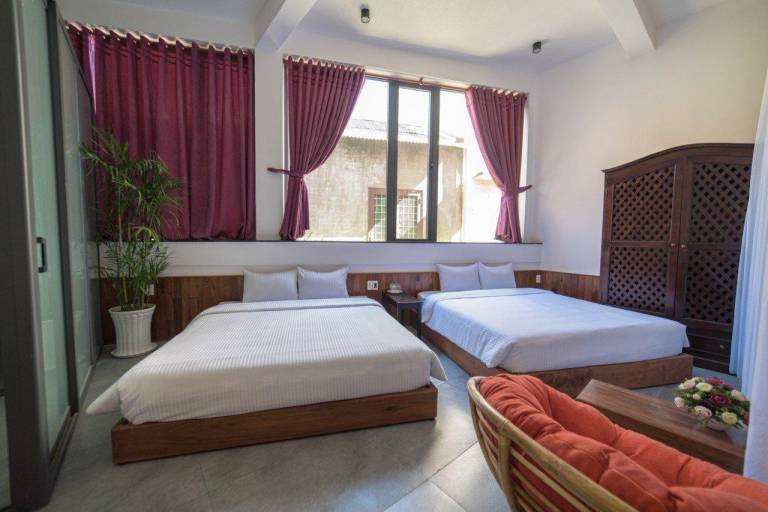 Villa with patio & pool | Pet-friendly — photo 4
