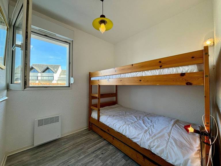 Holiday apartment with 2 rooms for 4 persons — photo 3