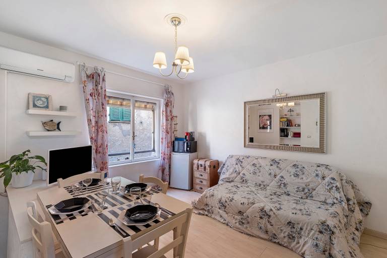Child-friendly apartment with fast internet | City view | Close to the beach | Perfect for remote work | Pets are welcome in Diano Marina