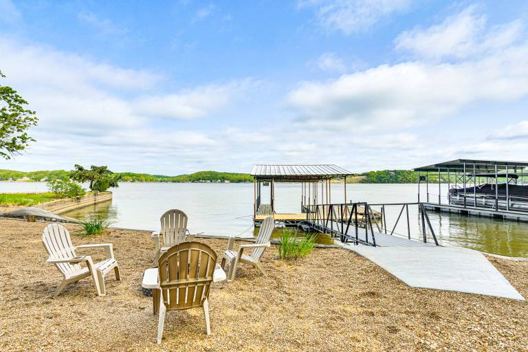 Beach + Dock! Lakefront Ozarks A-Frame Retreat in Green Bay, MO