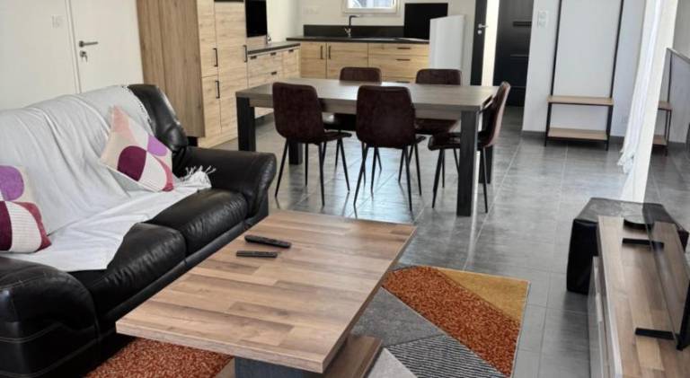 Vacation home with 4 rooms for 8 persons in Beaucouze