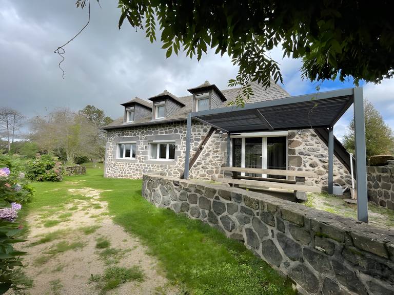 Authenticity & Comfort at Grange Charmalex with Countryside Views in Rodez