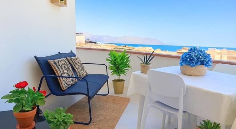 Holiday apartment | Next to the beach | Pets are welcome in Alcamo