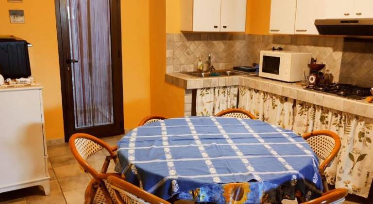 House with 2 rooms for 7 persons — photo 4