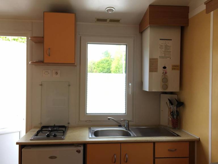 Mobile home with pool — photo 3
