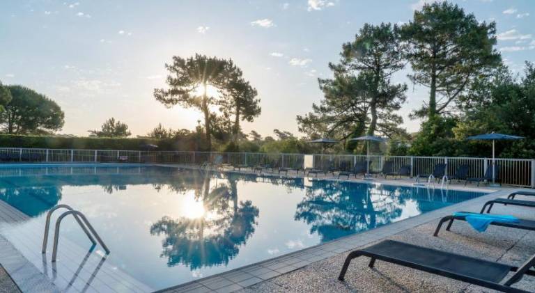 Apartment with patio & private pool | Dogs allowed in Anglet