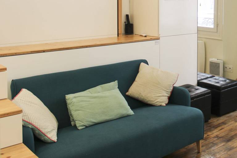 Charming bright studio in Clichy