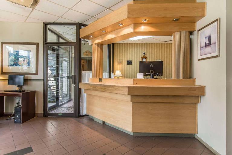 Quality Hotel & Suites — photo 4