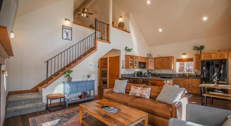 Vacation home with jacuzzi | Pets allowed — photo 2