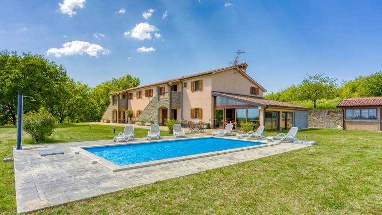 Apartma Pregara