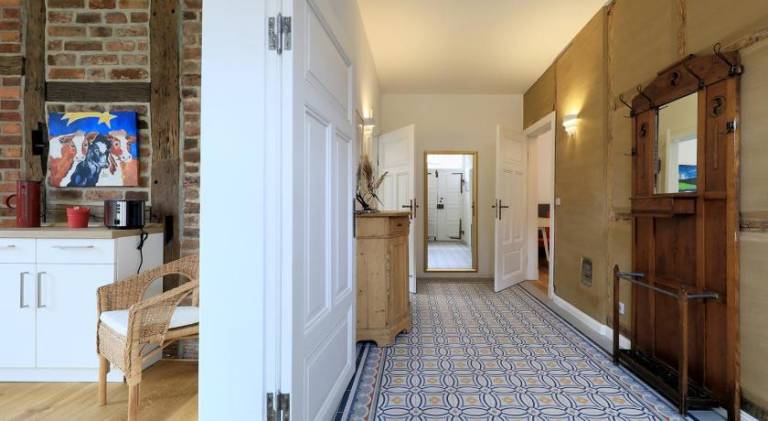 Ample holiday apartment with yard, patio & barbeque | Dogs allowed — photo 4