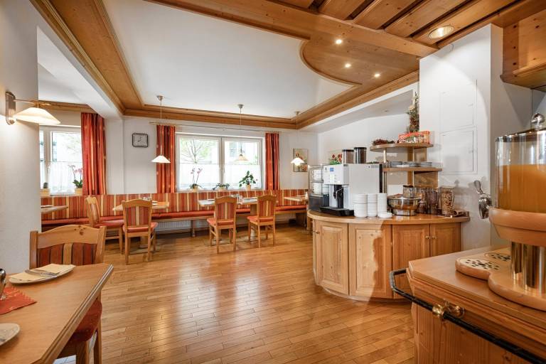 Rental apartment with terrace, yard & sauna | Garden view | Suitable for remote work — photo 3