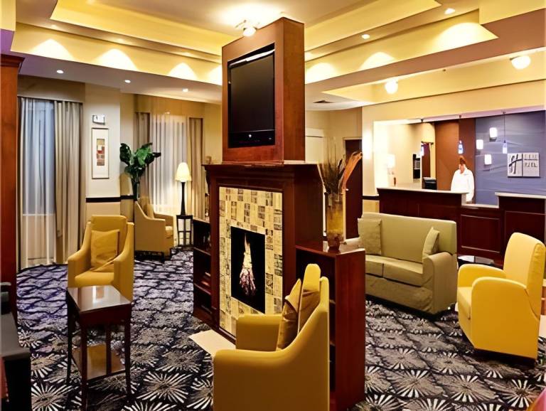 Holiday Inn Express Hotel & Suites Brooksville-I-75 By IHG — photo 5