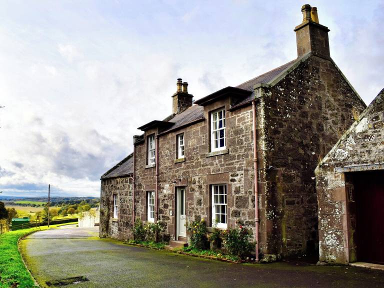 Cottage  Montrose