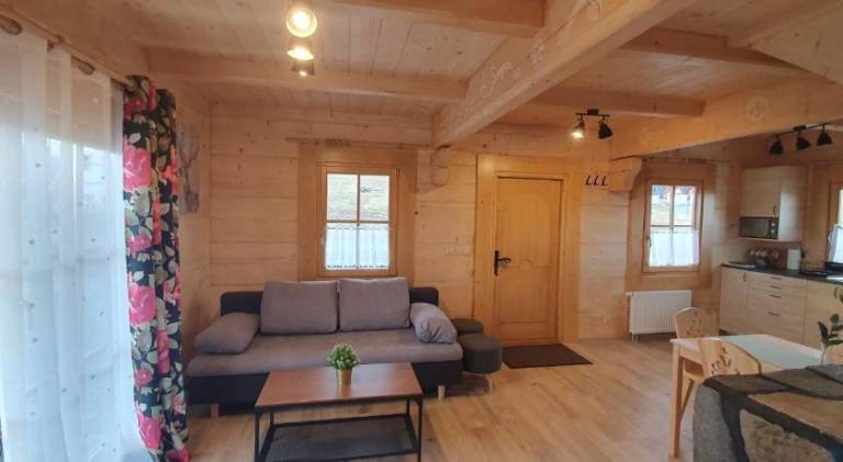 Pleasant vacation home with hot tub, yard & patio | Ski nearby | Pets allowed — photo 4