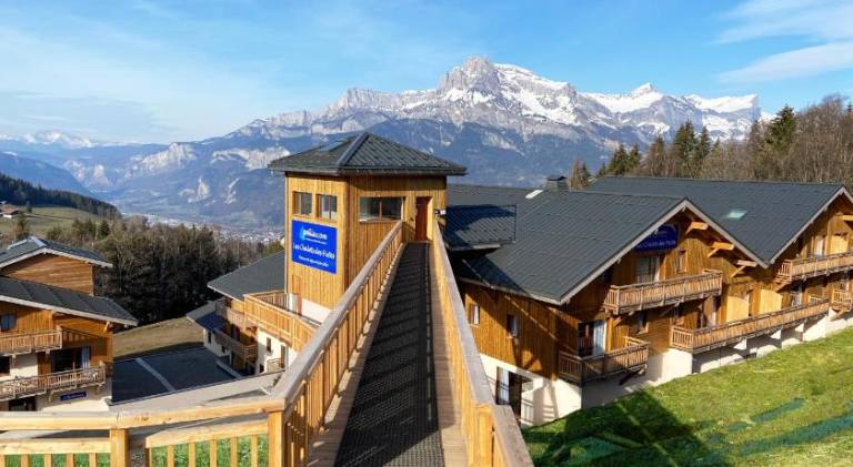 Serviced apartment with sauna, terrace & hot tub | Next to the ski | Pets allowed — photo 3