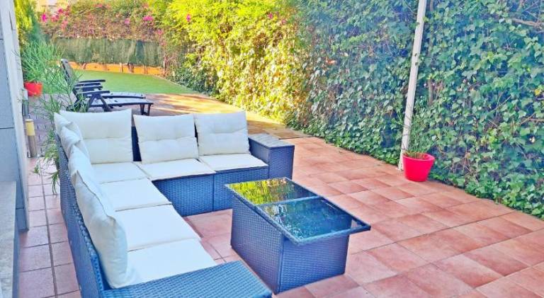 Rental apartment with private pool, patio & yard | Beach nearby | Pets allowed in Denia