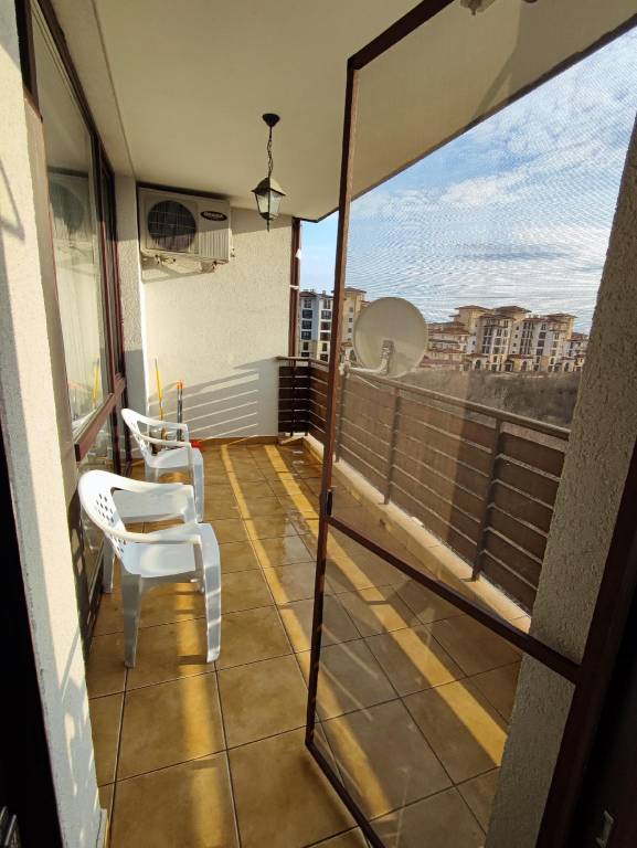 Pleasant rental apartment with BBQ, pool & yard | Beach nearby | Perfect for remote work | Pets are welcome — photo 4